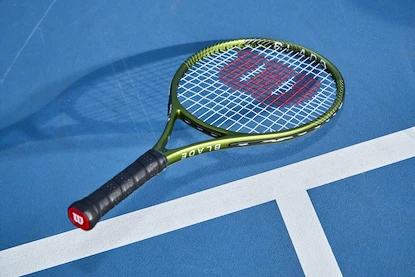 Dětská tenisová raketa Wilson  Blade Feel Comp Jr 25