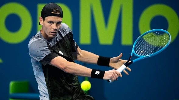 Tomáš Berdych s tenisovou raketou Head Graphene 360 Instinct MP